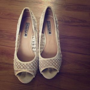 American Eagle (Payless brand) white Lacey wedges